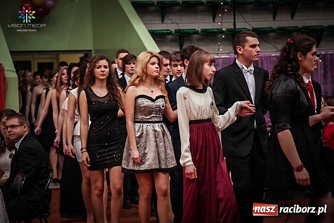 Zdjęcie w galerii na portalu naszraciborz.pl: Studniówki za pasem. Wybierz fotografa wiadomości z regionu