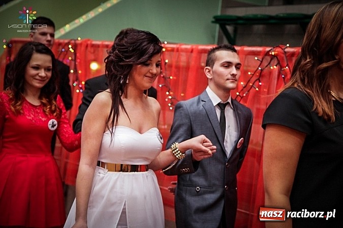 Zdjęcie w galerii na portalu naszraciborz.pl: Studniówki za pasem. Wybierz fotografa wiadomości z regionu