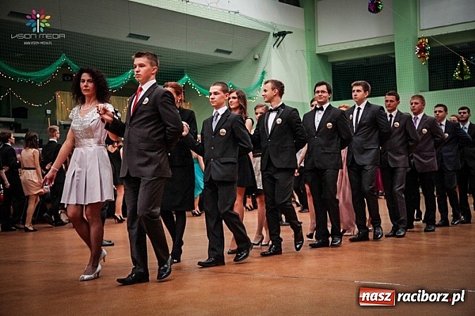 Zdjęcie w galerii na portalu naszraciborz.pl: Studniówki za pasem. Wybierz fotografa wiadomości z regionu