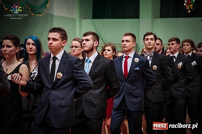 Zdjęcie w galerii na portalu naszraciborz.pl: Studniówki za pasem. Wybierz fotografa wiadomości z regionu