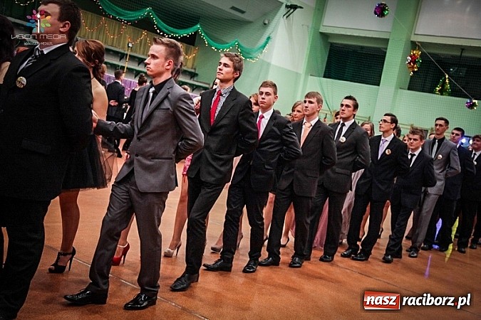 Zdjęcie w galerii na portalu naszraciborz.pl: Studniówki za pasem. Wybierz fotografa wiadomości z regionu