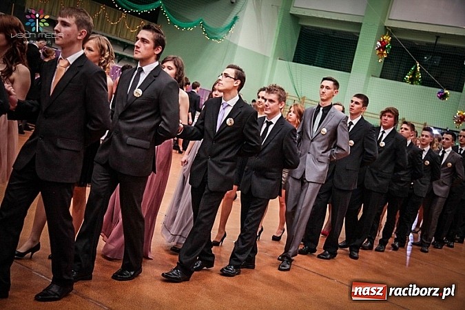 Zdjęcie w galerii na portalu naszraciborz.pl: Studniówki za pasem. Wybierz fotografa wiadomości z regionu