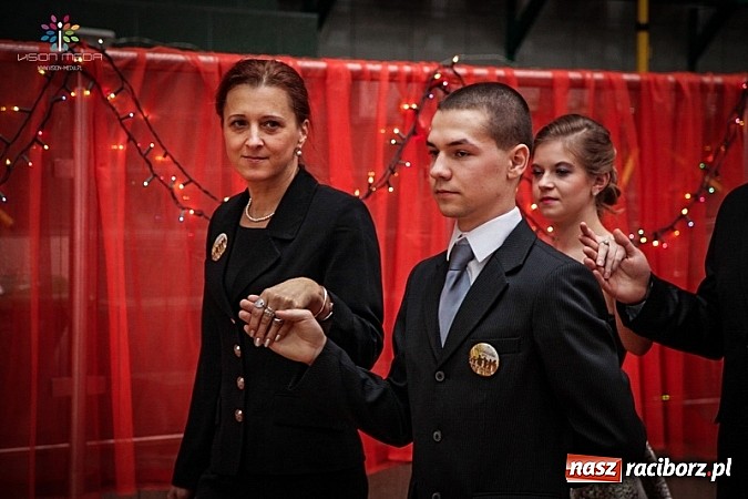 Zdjęcie w galerii na portalu naszraciborz.pl: Studniówki za pasem. Wybierz fotografa wiadomości z regionu