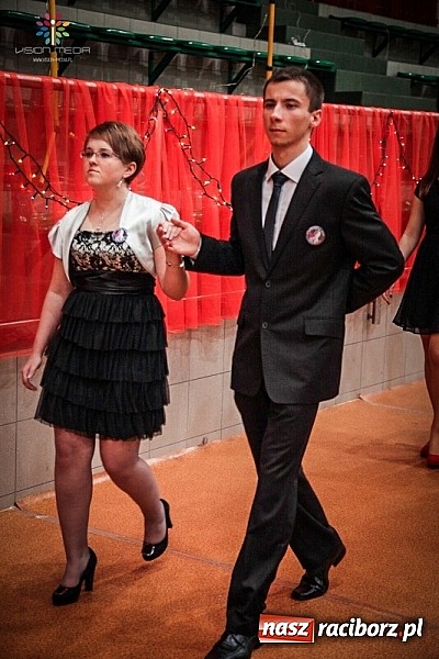 Zdjęcie w galerii na portalu naszraciborz.pl: Studniówki za pasem. Wybierz fotografa wiadomości z regionu