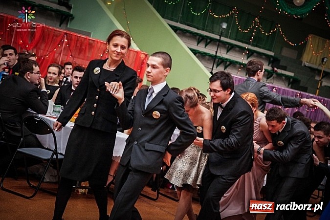 Zdjęcie w galerii na portalu naszraciborz.pl: Studniówki za pasem. Wybierz fotografa wiadomości z regionu