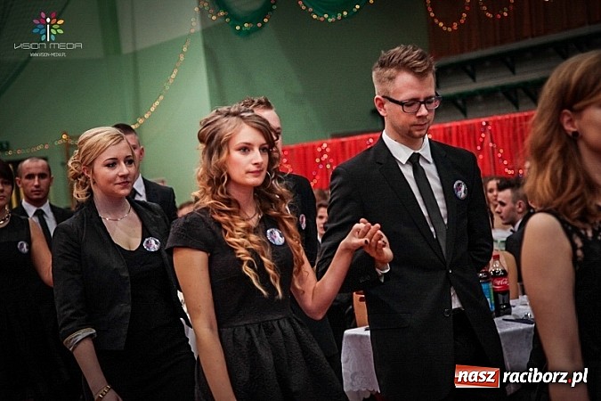 Zdjęcie w galerii na portalu naszraciborz.pl: Studniówki za pasem. Wybierz fotografa wiadomości z regionu