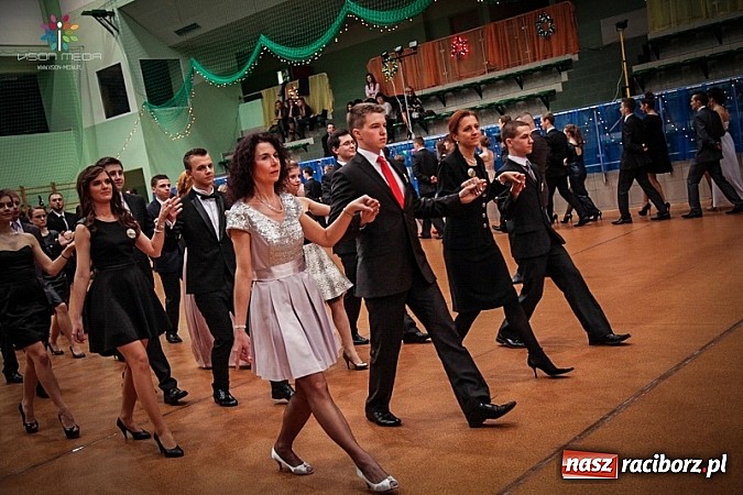 Zdjęcie w galerii na portalu naszraciborz.pl: Studniówki za pasem. Wybierz fotografa wiadomości z regionu