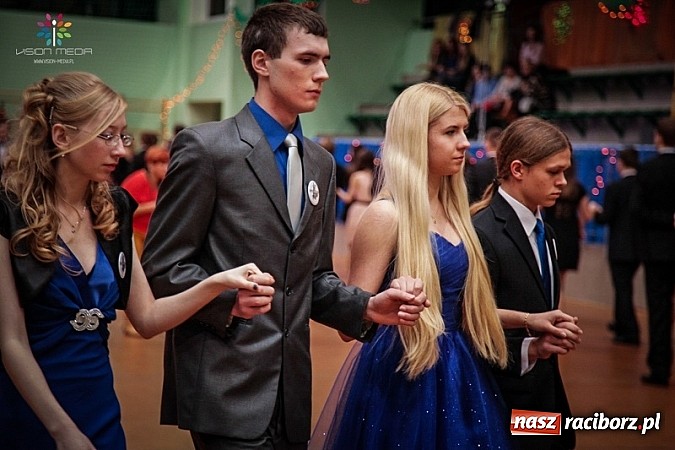 Zdjęcie w galerii na portalu naszraciborz.pl: Studniówki za pasem. Wybierz fotografa wiadomości z regionu