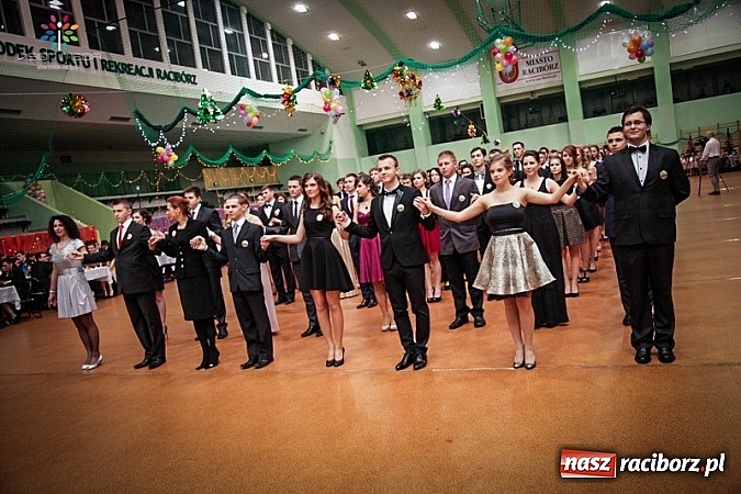 Zdjęcie w galerii na portalu naszraciborz.pl: Studniówki za pasem. Wybierz fotografa wiadomości z regionu