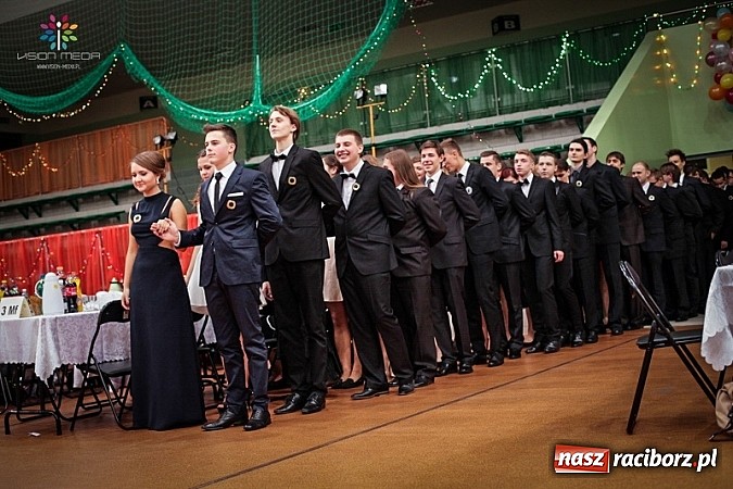 Zdjęcie w galerii na portalu naszraciborz.pl: Studniówki za pasem. Wybierz fotografa wiadomości z regionu