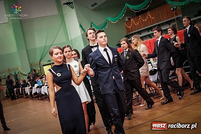 Zdjęcie w galerii na portalu naszraciborz.pl: Studniówki za pasem. Wybierz fotografa wiadomości z regionu