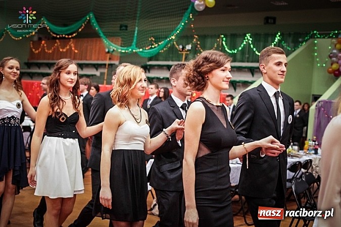 Zdjęcie w galerii na portalu naszraciborz.pl: Studniówki za pasem. Wybierz fotografa wiadomości z regionu