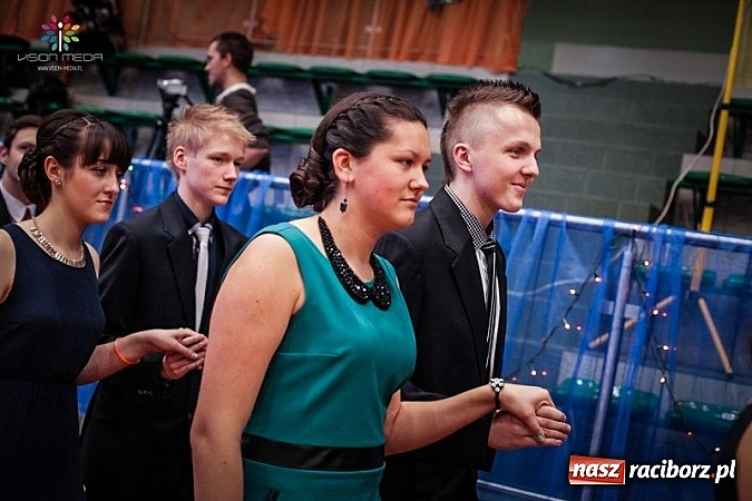 Zdjęcie w galerii na portalu naszraciborz.pl: Studniówki za pasem. Wybierz fotografa wiadomości z regionu