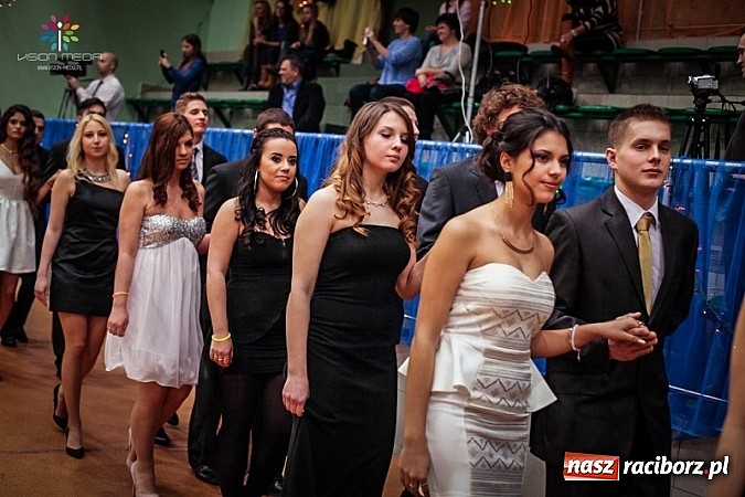 Zdjęcie w galerii na portalu naszraciborz.pl: Studniówki za pasem. Wybierz fotografa wiadomości z regionu