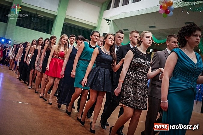 Zdjęcie w galerii na portalu naszraciborz.pl: Studniówki za pasem. Wybierz fotografa wiadomości z regionu