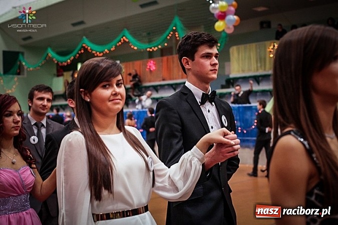 Zdjęcie w galerii na portalu naszraciborz.pl: Studniówki za pasem. Wybierz fotografa wiadomości z regionu
