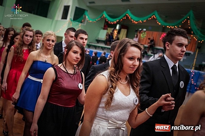 Zdjęcie w galerii na portalu naszraciborz.pl: Studniówki za pasem. Wybierz fotografa wiadomości z regionu