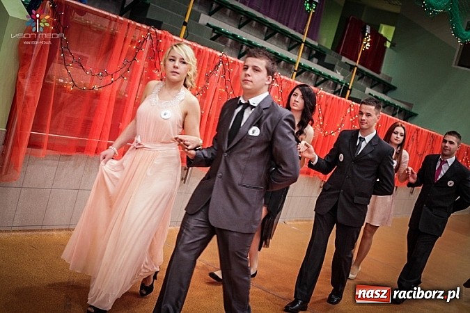 Zdjęcie w galerii na portalu naszraciborz.pl: Studniówki za pasem. Wybierz fotografa wiadomości z regionu