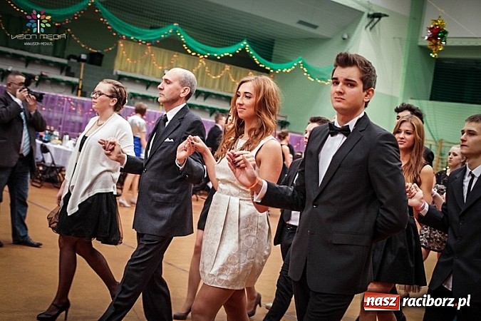 Zdjęcie w galerii na portalu naszraciborz.pl: Studniówki za pasem. Wybierz fotografa wiadomości z regionu