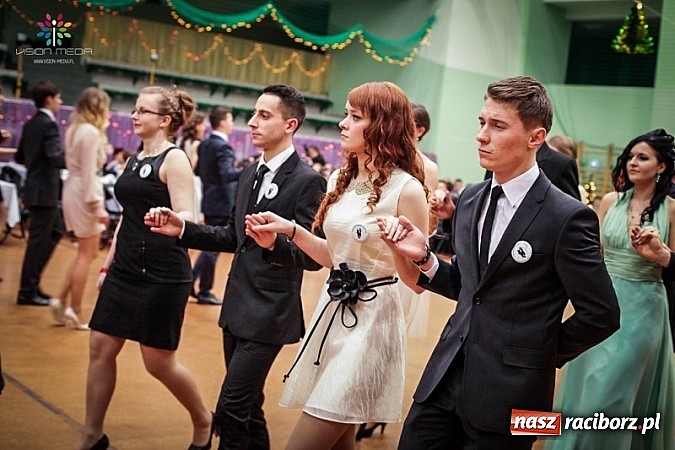 Zdjęcie w galerii na portalu naszraciborz.pl: Studniówki za pasem. Wybierz fotografa wiadomości z regionu