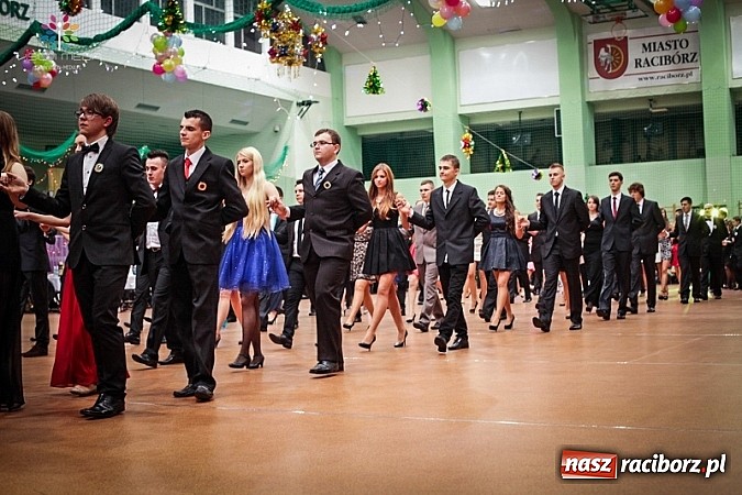 Zdjęcie w galerii na portalu naszraciborz.pl: Studniówki za pasem. Wybierz fotografa wiadomości z regionu