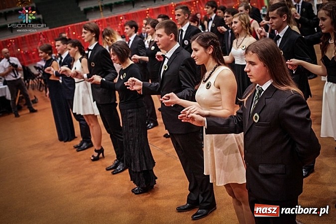 Zdjęcie w galerii na portalu naszraciborz.pl: Studniówki za pasem. Wybierz fotografa wiadomości z regionu