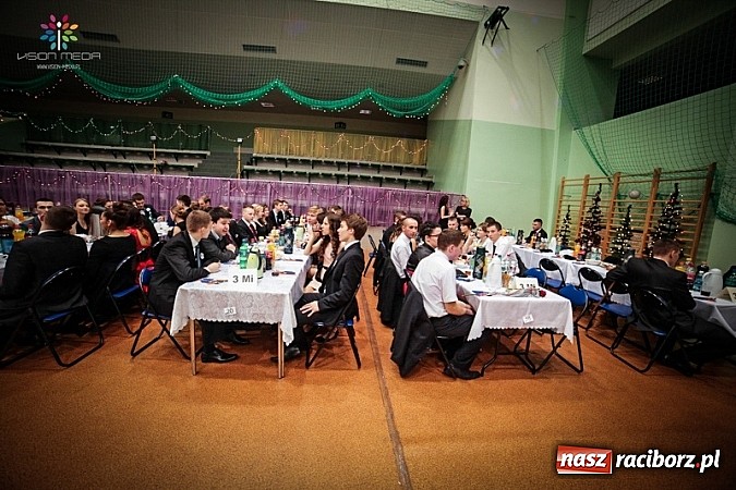 Zdjęcie w galerii na portalu naszraciborz.pl: Studniówki za pasem. Wybierz fotografa wiadomości z regionu