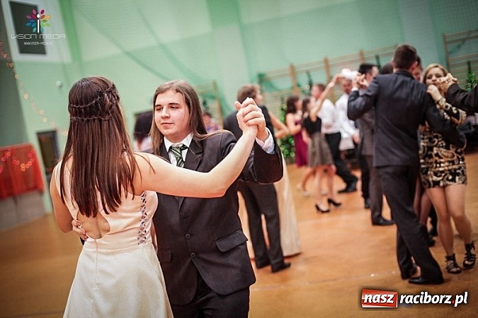 Zdjęcie w galerii na portalu naszraciborz.pl: Studniówki za pasem. Wybierz fotografa wiadomości z regionu