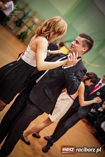 Zdjęcie w galerii na portalu naszraciborz.pl: Studniówki za pasem. Wybierz fotografa wiadomości z regionu