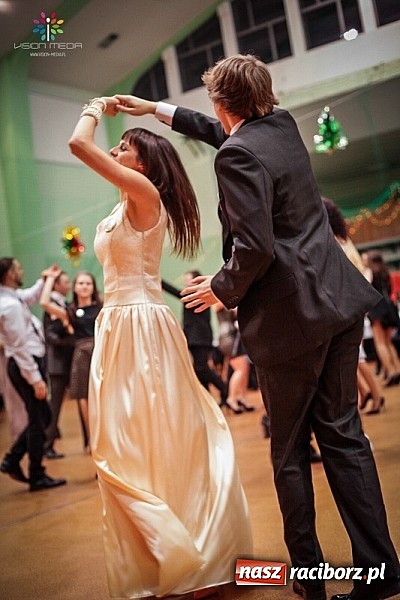 Zdjęcie w galerii na portalu naszraciborz.pl: Studniówki za pasem. Wybierz fotografa wiadomości z regionu
