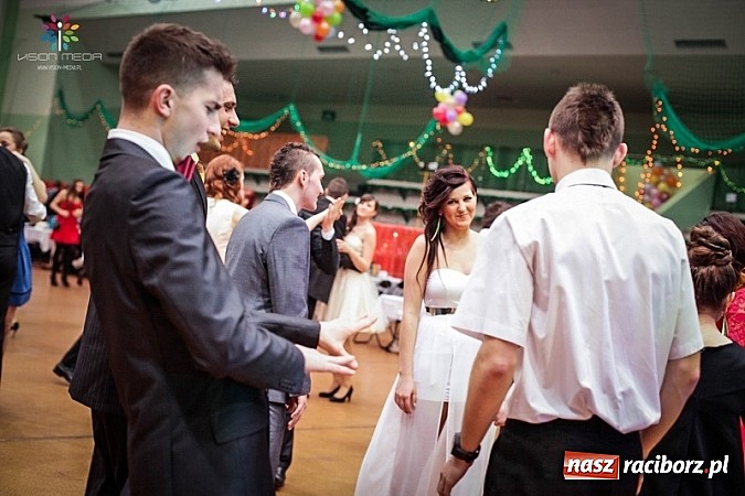 Zdjęcie w galerii na portalu naszraciborz.pl: Studniówki za pasem. Wybierz fotografa wiadomości z regionu