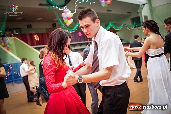 Zdjęcie w galerii na portalu naszraciborz.pl: Studniówki za pasem. Wybierz fotografa wiadomości z regionu