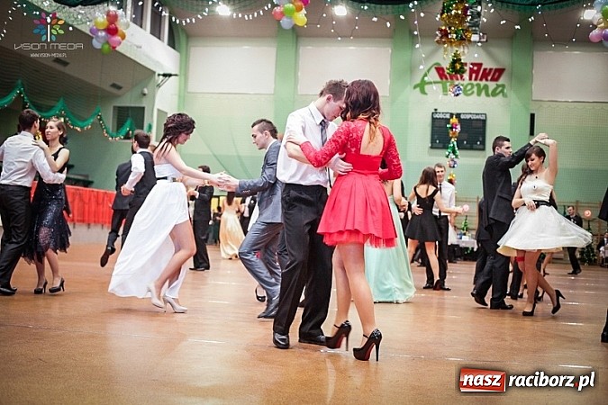 Zdjęcie w galerii na portalu naszraciborz.pl: Studniówki za pasem. Wybierz fotografa wiadomości z regionu