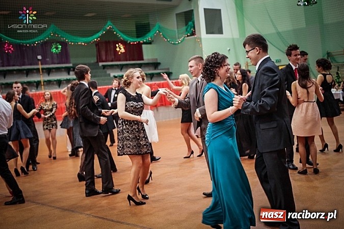 Zdjęcie w galerii na portalu naszraciborz.pl: Studniówki za pasem. Wybierz fotografa wiadomości z regionu