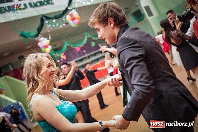 Zdjęcie w galerii na portalu naszraciborz.pl: Studniówki za pasem. Wybierz fotografa wiadomości z regionu