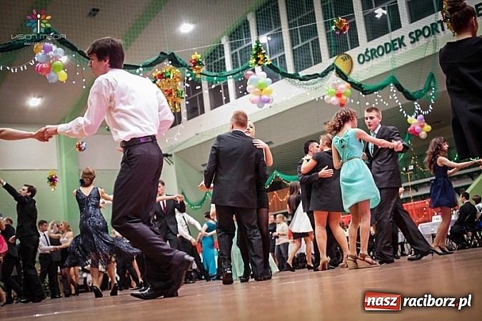 Zdjęcie w galerii na portalu naszraciborz.pl: Studniówki za pasem. Wybierz fotografa wiadomości z regionu