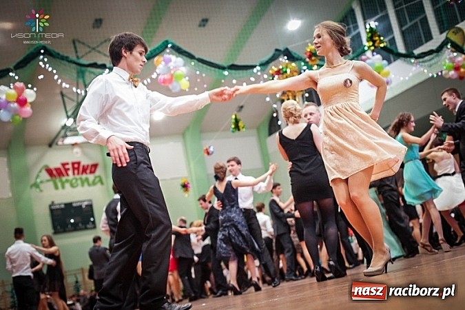 Zdjęcie w galerii na portalu naszraciborz.pl: Studniówki za pasem. Wybierz fotografa wiadomości z regionu