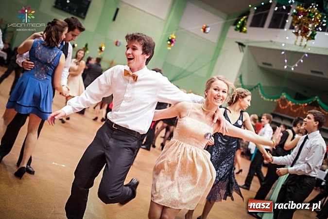 Zdjęcie w galerii na portalu naszraciborz.pl: Studniówki za pasem. Wybierz fotografa wiadomości z regionu