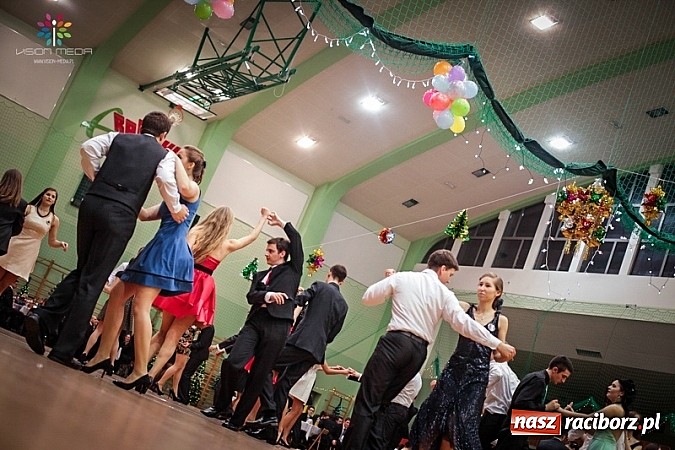 Zdjęcie w galerii na portalu naszraciborz.pl: Studniówki za pasem. Wybierz fotografa wiadomości z regionu