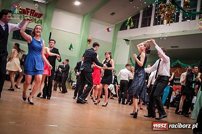 Zdjęcie w galerii na portalu naszraciborz.pl: Studniówki za pasem. Wybierz fotografa wiadomości z regionu