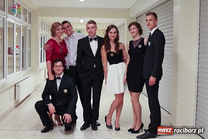 Zdjęcie w galerii na portalu naszraciborz.pl: Studniówki za pasem. Wybierz fotografa wiadomości z regionu