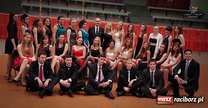 Zdjęcie w galerii na portalu naszraciborz.pl: Studniówki za pasem. Wybierz fotografa wiadomości z regionu