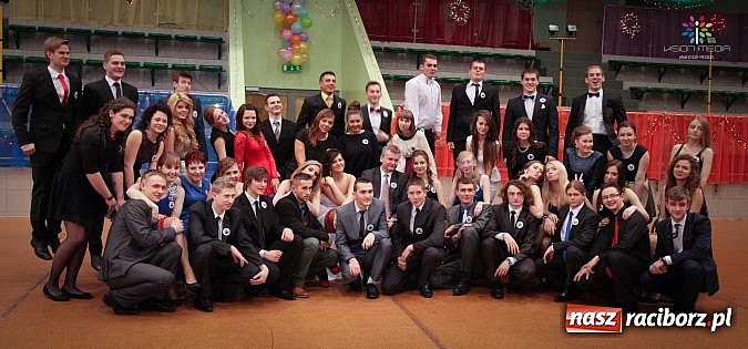 Zdjęcie w galerii na portalu naszraciborz.pl: Studniówki za pasem. Wybierz fotografa wiadomości z regionu