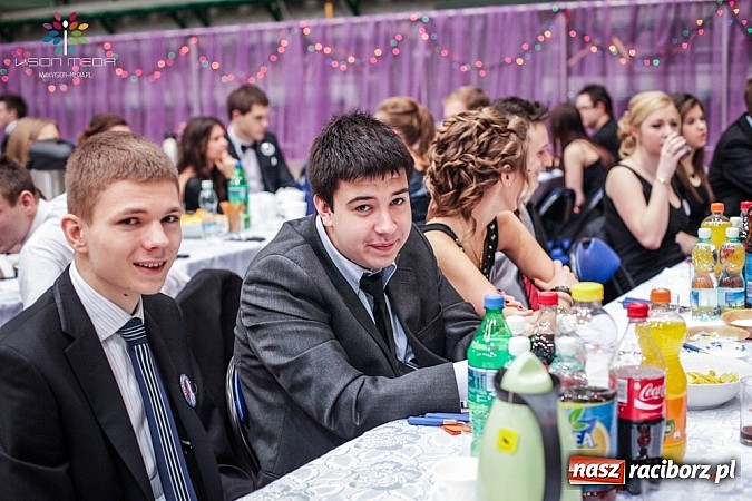 Zdjęcie w galerii na portalu naszraciborz.pl: Studniówki za pasem. Wybierz fotografa wiadomości z regionu