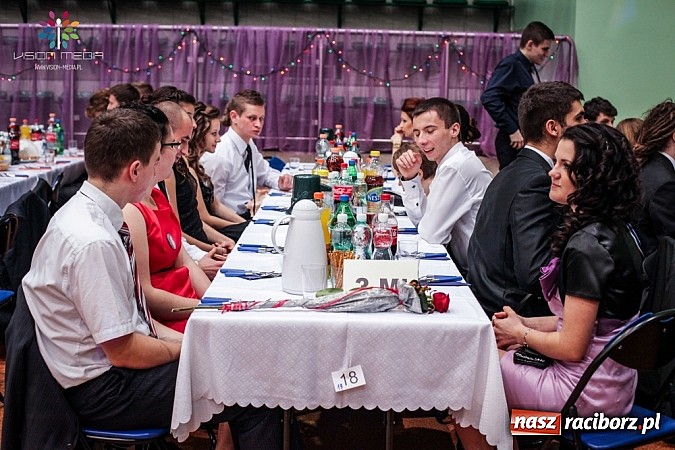 Zdjęcie w galerii na portalu naszraciborz.pl: Studniówki za pasem. Wybierz fotografa wiadomości z regionu