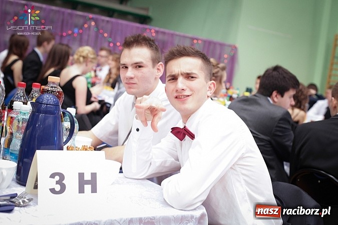 Zdjęcie w galerii na portalu naszraciborz.pl: Studniówki za pasem. Wybierz fotografa wiadomości z regionu