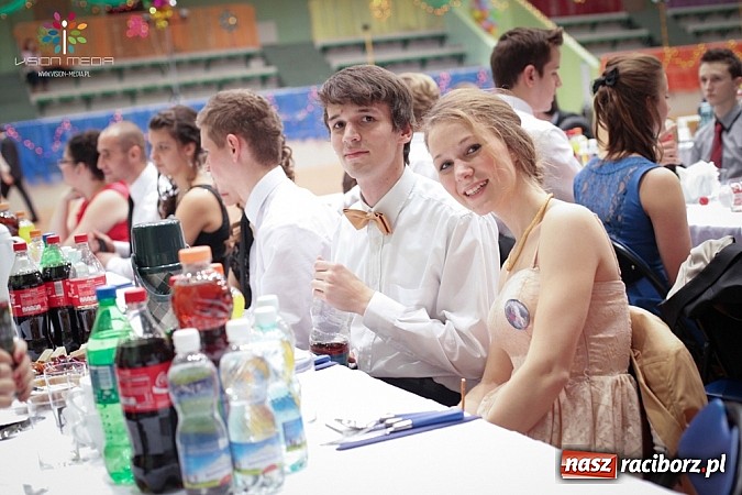 Zdjęcie w galerii na portalu naszraciborz.pl: Studniówki za pasem. Wybierz fotografa wiadomości z regionu