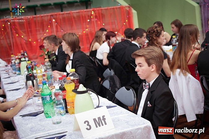 Zdjęcie w galerii na portalu naszraciborz.pl: Studniówki za pasem. Wybierz fotografa wiadomości z regionu