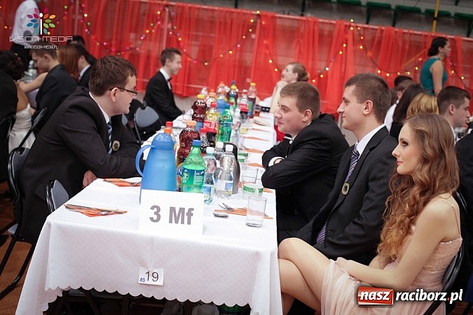 Zdjęcie w galerii na portalu naszraciborz.pl: Studniówki za pasem. Wybierz fotografa wiadomości z regionu