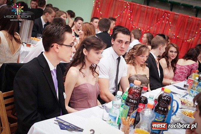 Zdjęcie w galerii na portalu naszraciborz.pl: Studniówki za pasem. Wybierz fotografa wiadomości z regionu